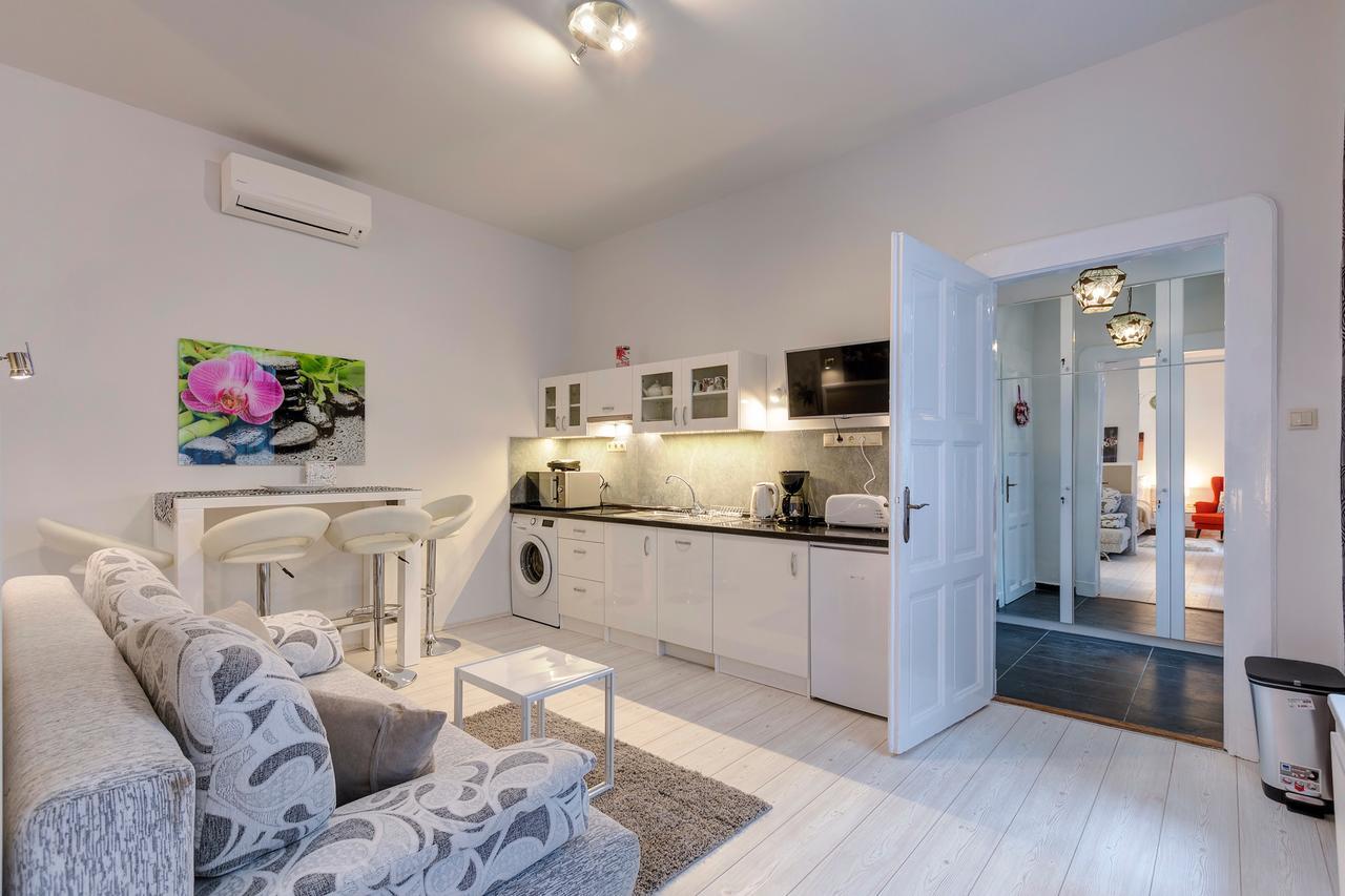Sweet Dreams At King Street Gold Apartment Budapest Bagian luar foto