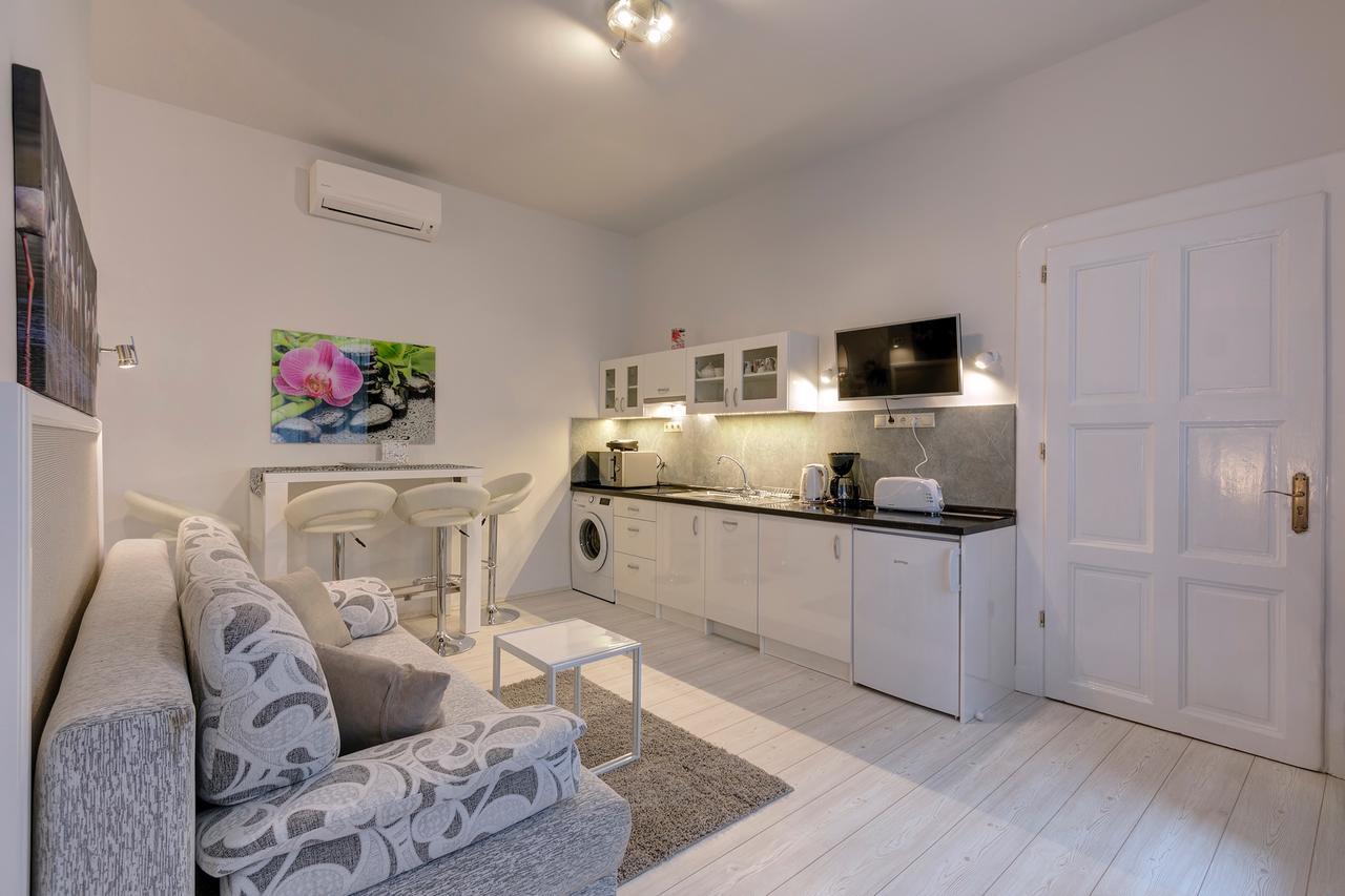 Sweet Dreams At King Street Gold Apartment Budapest Bagian luar foto