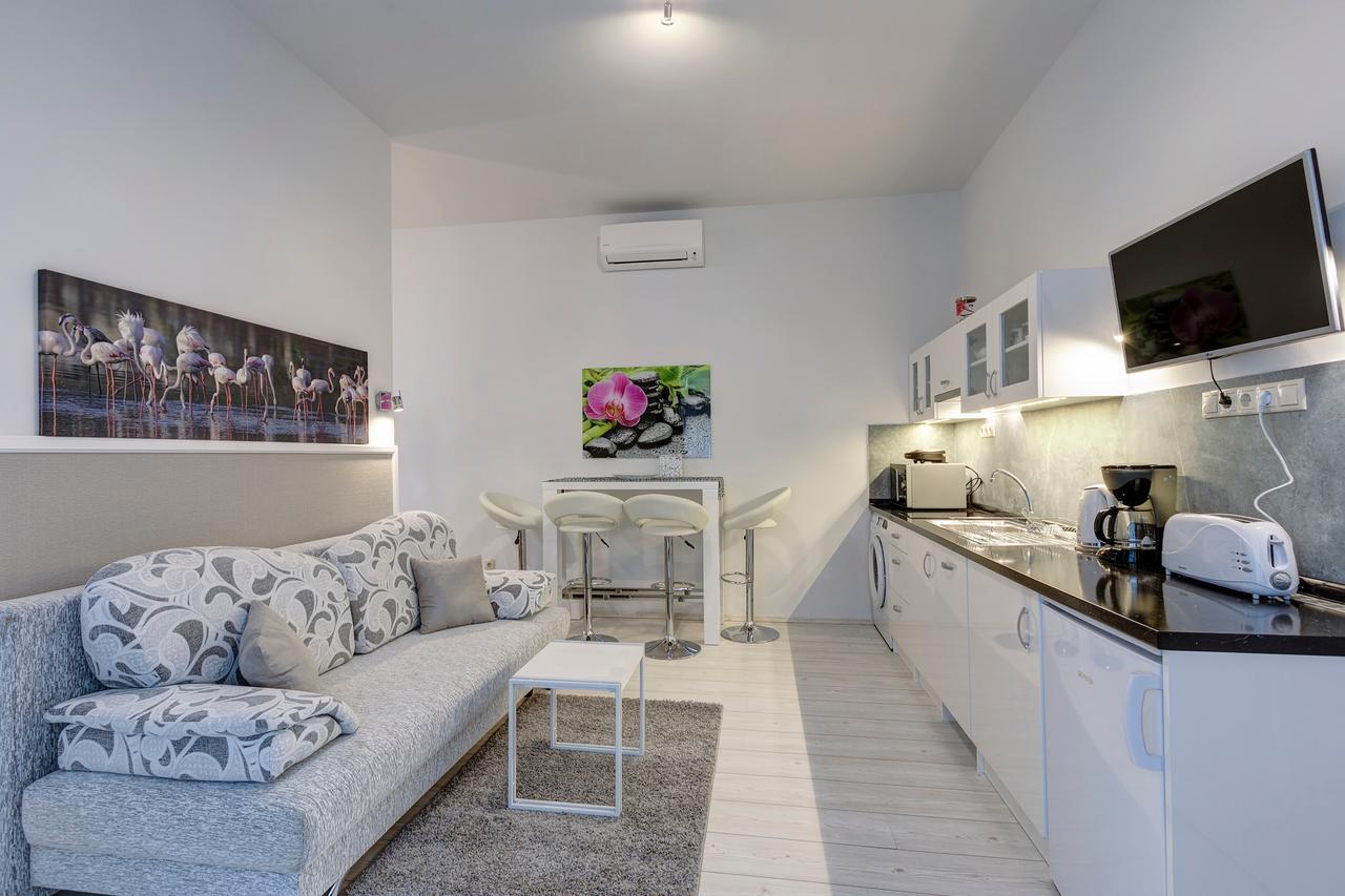 Sweet Dreams At King Street Gold Apartment Budapest Bagian luar foto