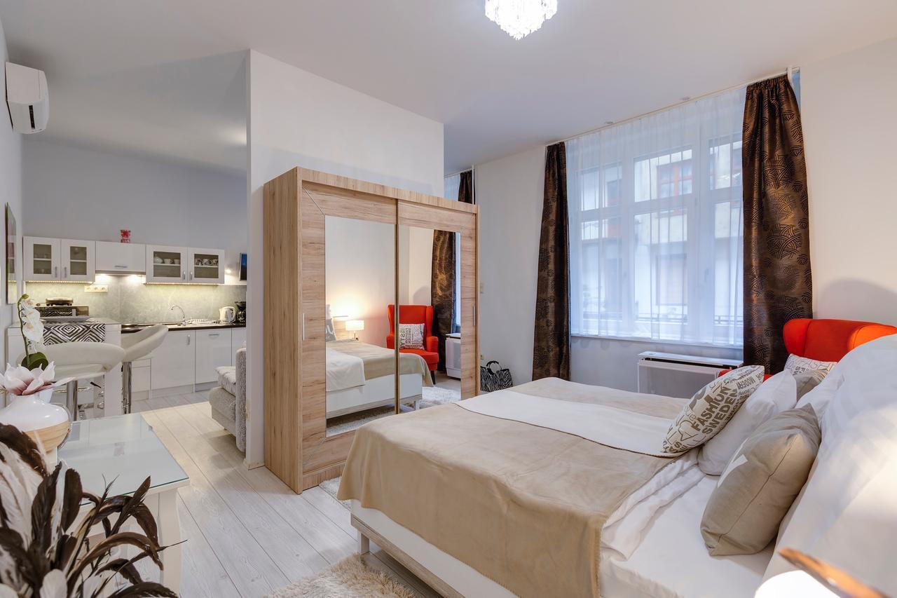 Sweet Dreams At King Street Gold Apartment Budapest Bagian luar foto