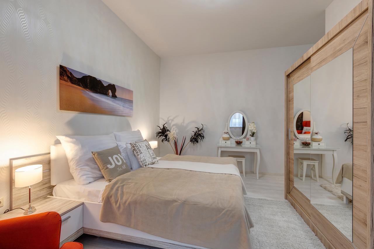 Sweet Dreams At King Street Gold Apartment Budapest Bagian luar foto